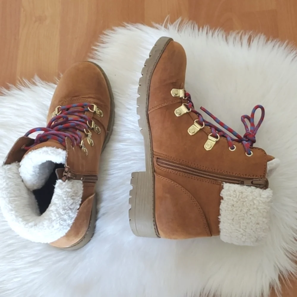 Steve Madden girls tan lace up boots sz 5